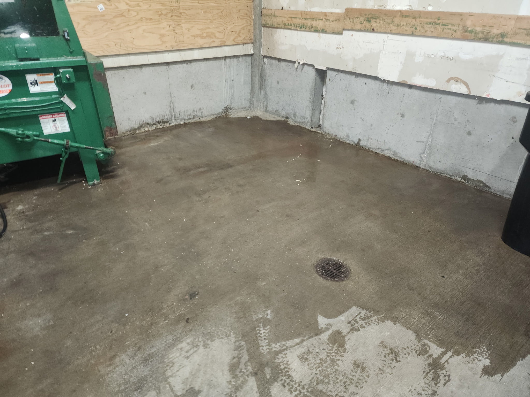 Dumpster Enclosure Cleaning - Northwest Eco Clean